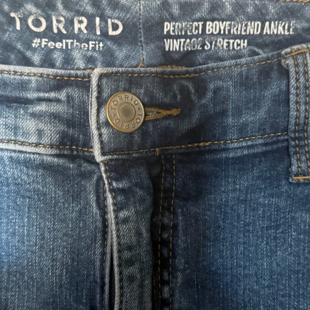 TORRID Perfect Boyfriend Vintage Stretch Mid-Rise Jeans - Picture 9 of 16